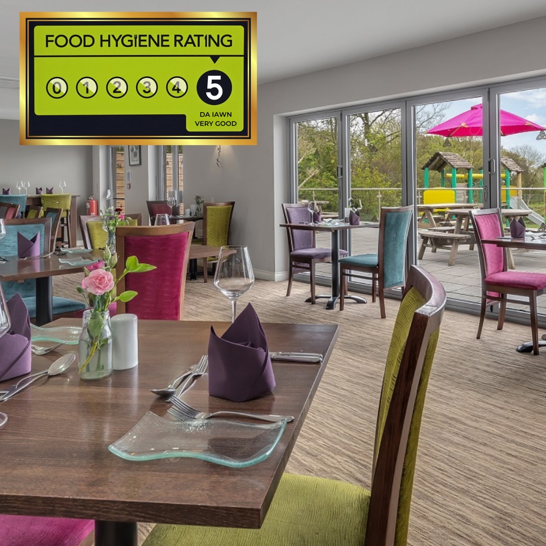 Charlie's Restaurant & Bar, Reynalton Receives 5 Star Food Hygiene Rating